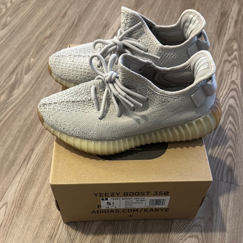 Adidas Yeezy Boost 350 V2 - SESAME
